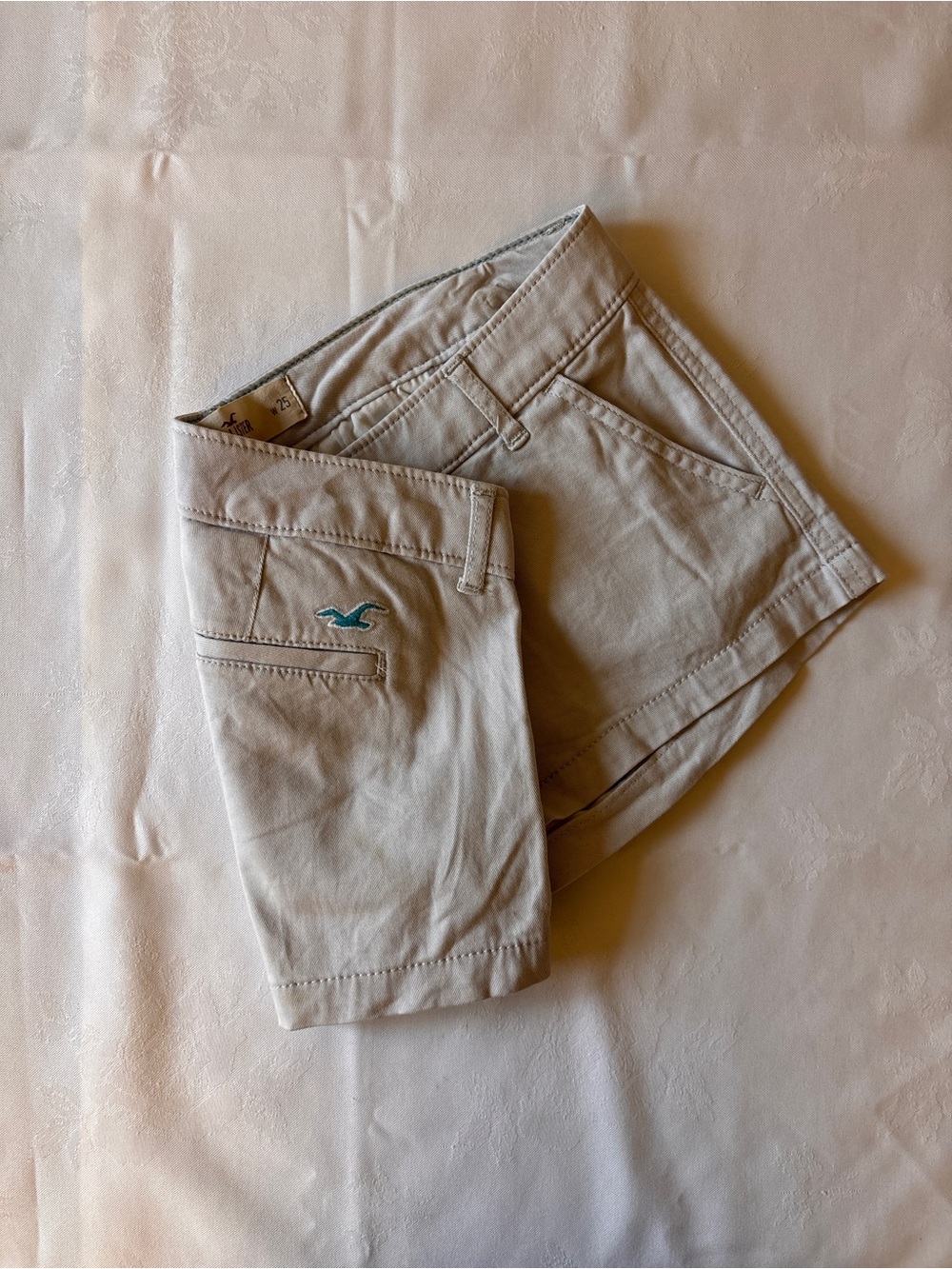 Hollister 2000s Women's Gray Cargo Shorts
